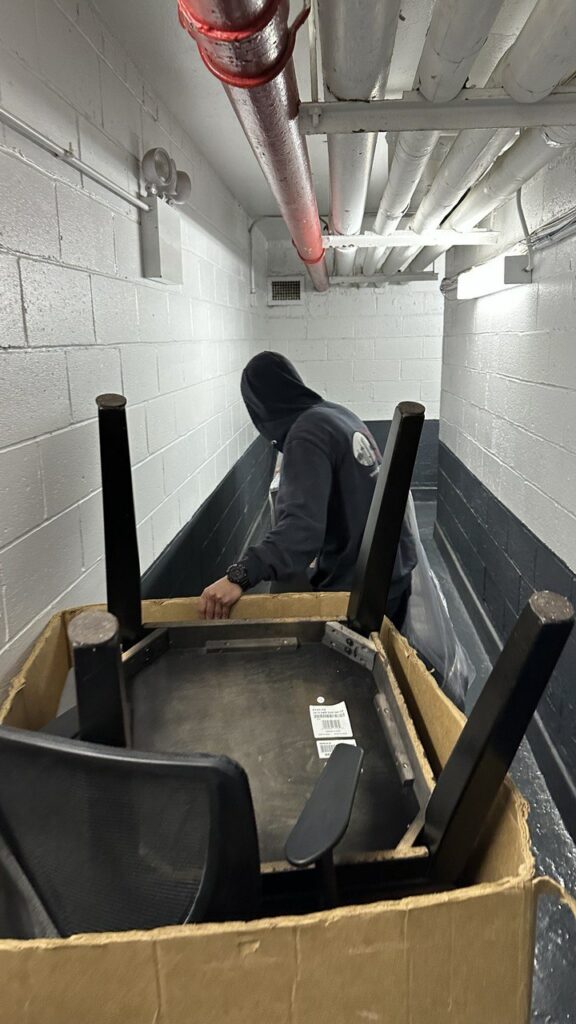 Clarendon Hills movers